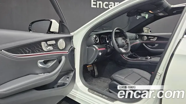 Mercedes-Benz E-Класс 2023 thumb 10