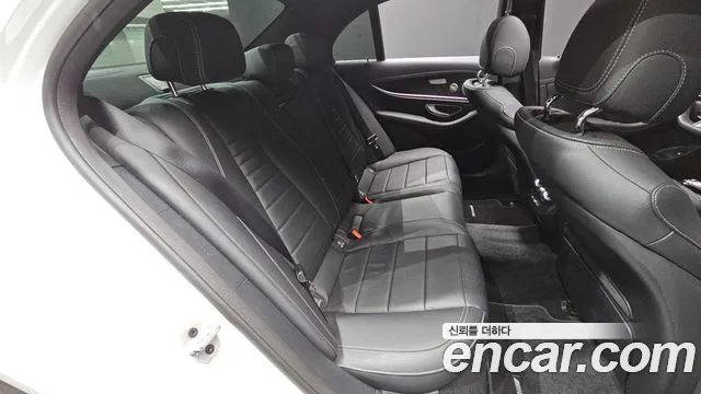 Mercedes-Benz E-Класс 2023 thumb 11