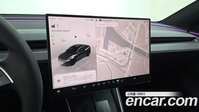 Tesla Model Y 2026 thumb 12