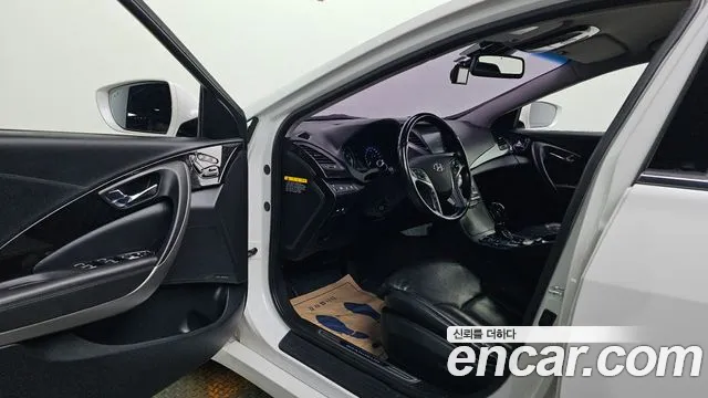 Hyundai Grandeur 2015 thumb 10