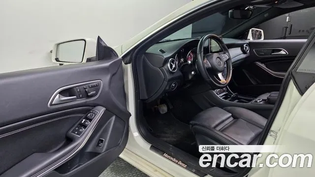 Mercedes-Benz CLA 2016 thumb 10