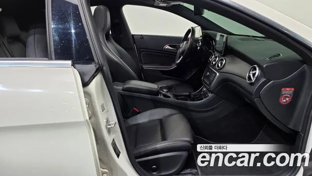 Mercedes-Benz CLA 2016 thumb 11
