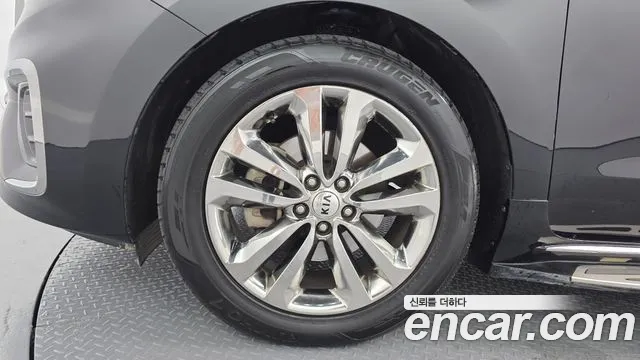 Kia Carnival 2015 thumb 5
