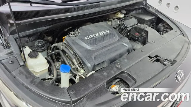 Kia Carnival 2015 thumb 6