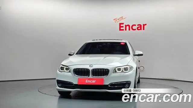 BMW 5-Series 2015 thumb 3