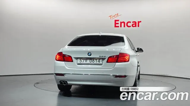 BMW 5-Series 2015 thumb 4