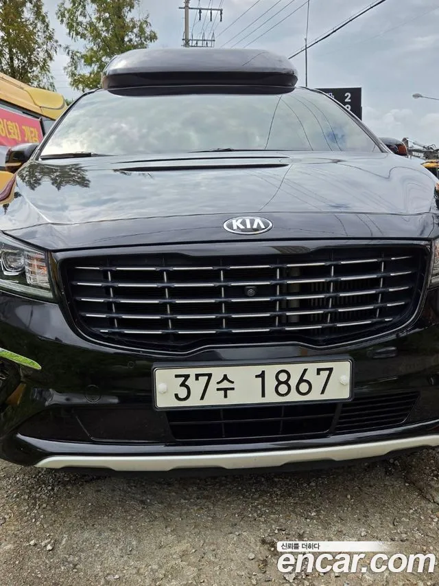 Kia Carnival 2018 thumb 3