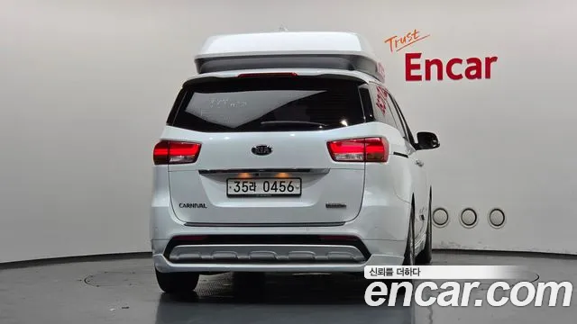 Kia Carnival 2016 thumb 4