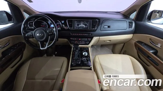 Kia Carnival 2016 thumb 7