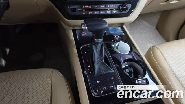 Kia Carnival 2016 thumb 9
