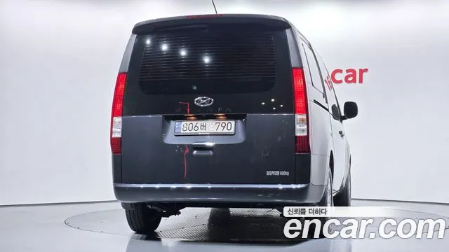 Hyundai Staria 2022 thumb 4