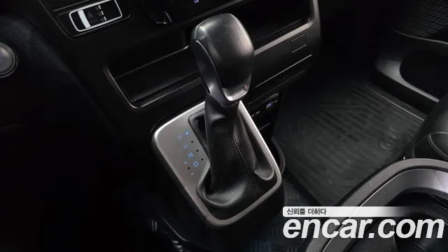 Hyundai Staria 2022 thumb 9