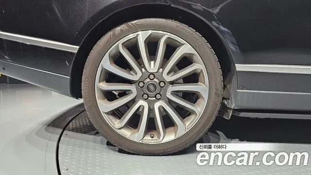 Land Rover Range Rover 2017 thumb 5