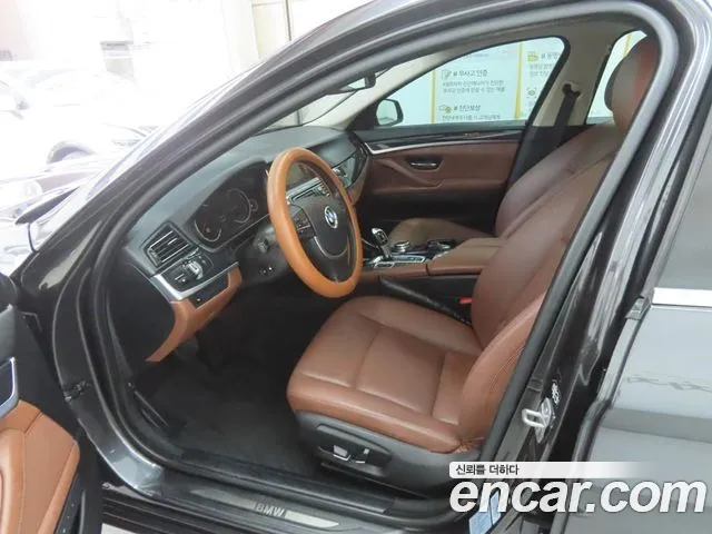 BMW 5-Series 2015 thumb 5