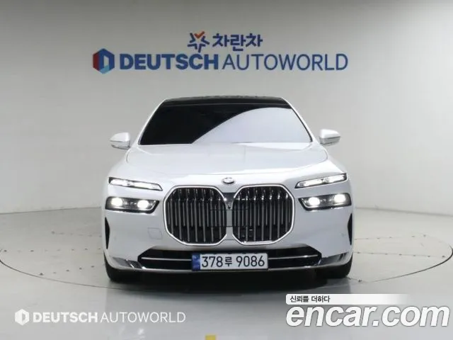 BMW 7-Series 2023 thumb 3