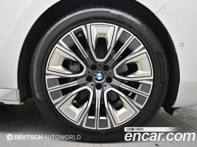 BMW 7-Series 2023 thumb 5