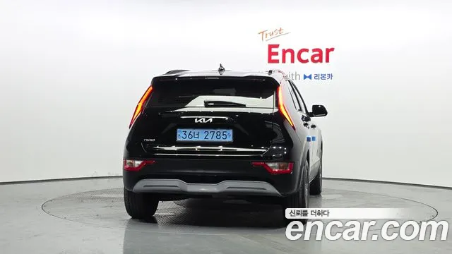 Kia Niro 2023 thumb 3