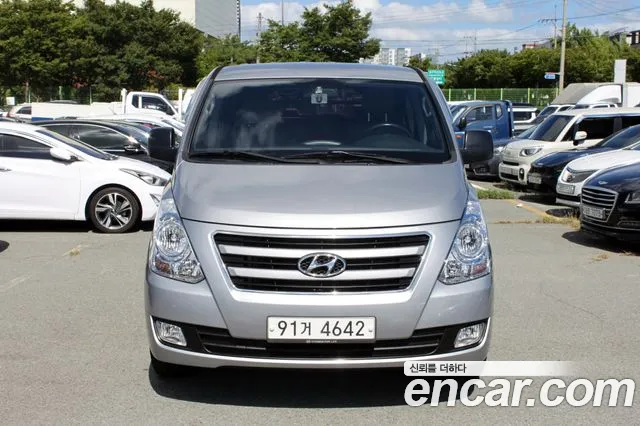 Hyundai Starex 2017 thumb 2