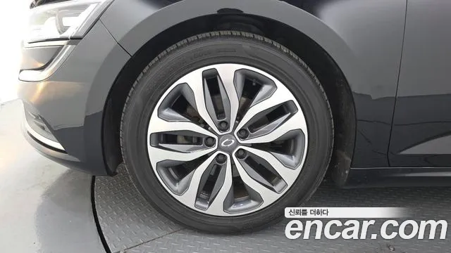 Renault-KoreaSamsung Megane 2016 thumb 5
