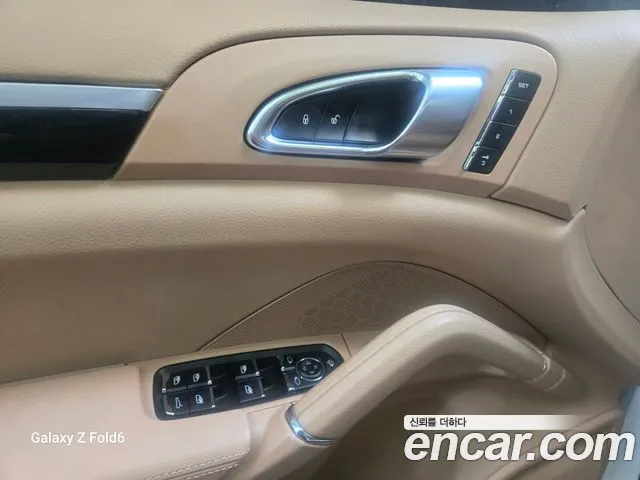 Porsche Cayenne 2013 thumb 10