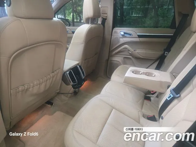 Porsche Cayenne 2013 thumb 11