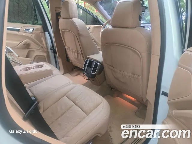 Porsche Cayenne 2013 thumb 12