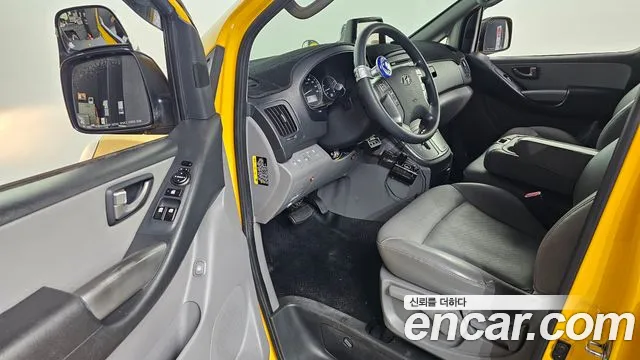 Hyundai Starex 2016 thumb 10