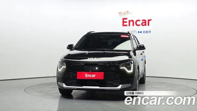 Kia Niro 2023 thumb 2