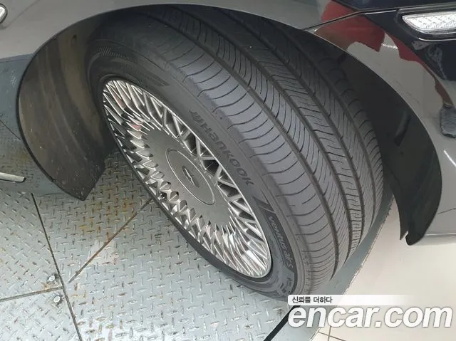 Genesis G90 2019 thumb 5