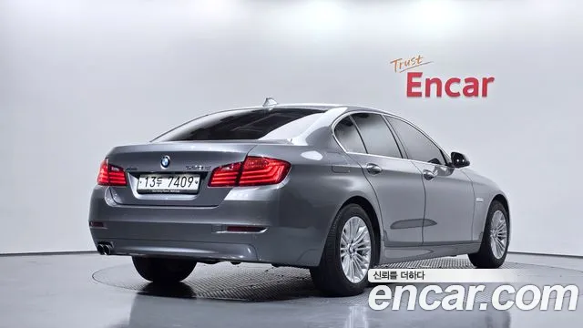 BMW 5-Series 2015 thumb 2