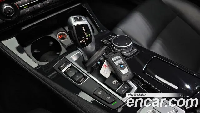 BMW 5-Series 2015 thumb 9