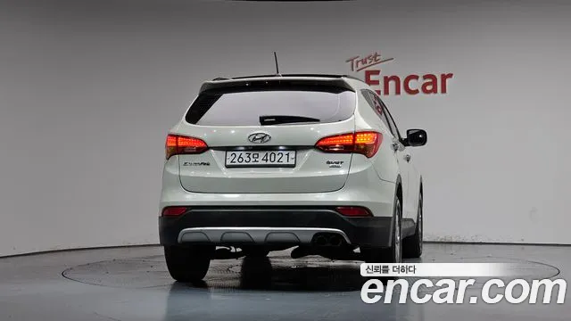 Hyundai Santa Fe 2013 thumb 4