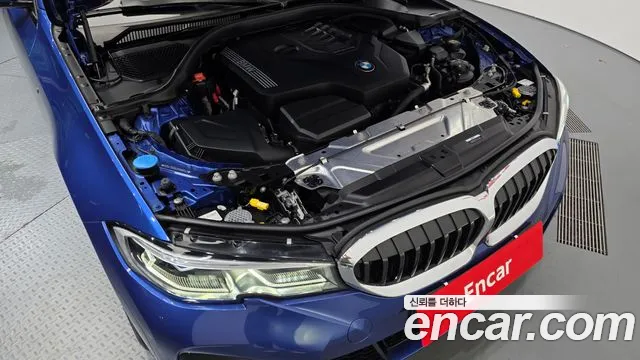 BMW 3-Series 2022 thumb 6