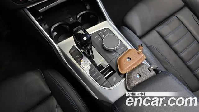 BMW 3-Series 2022 thumb 9
