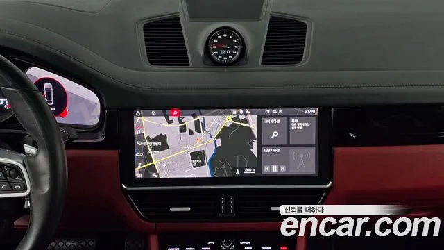 Porsche Cayenne 2021 thumb 12