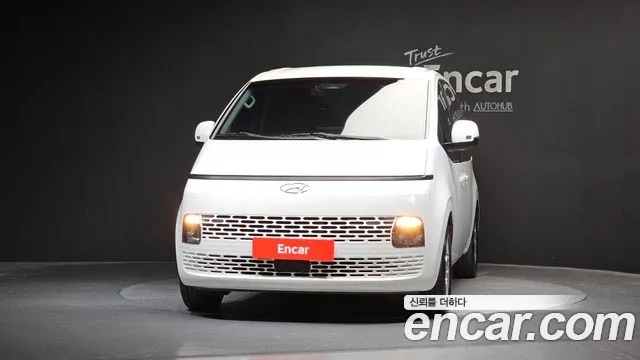 Hyundai Staria 2021 thumb 2