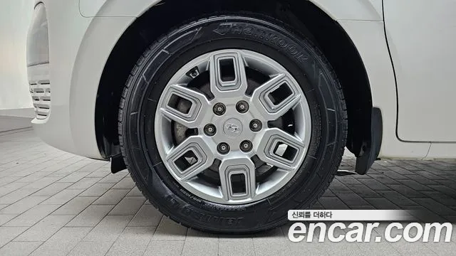 Hyundai Staria 2021 thumb 4