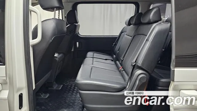 Hyundai Staria 2021 thumb 11