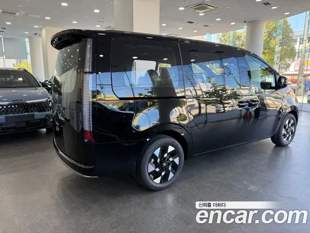 Hyundai Staria 2026 thumb 2