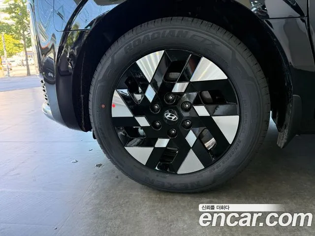 Hyundai Staria 2026 thumb 5