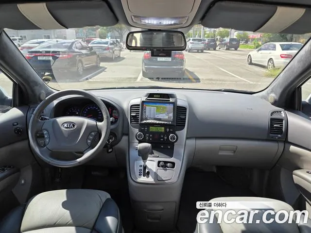 Kia Carnival 2013 thumb 7