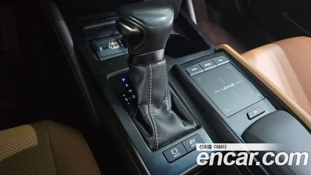 Lexus ES 2018 thumb 9