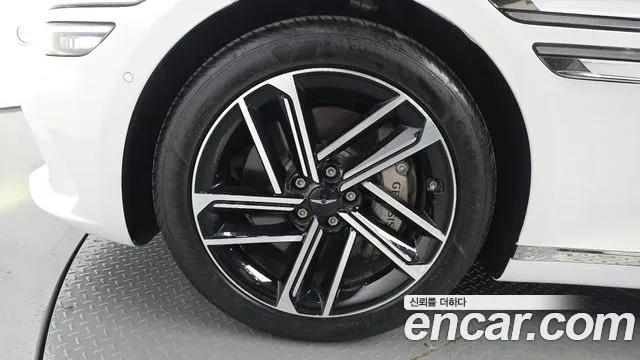 Genesis G80 2024 thumb 4