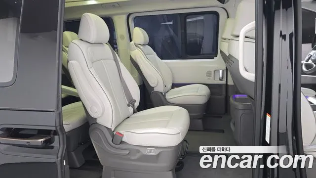 Hyundai Staria 2022 thumb 10