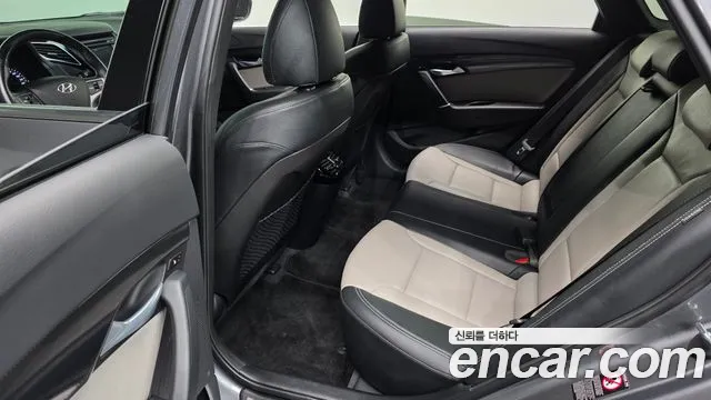 Hyundai i40 2015 thumb 11