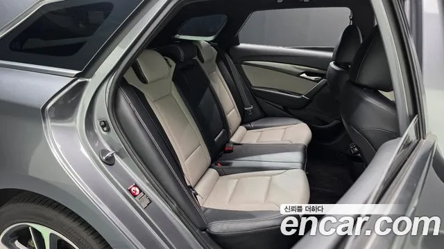 Hyundai i40 2015 thumb 12