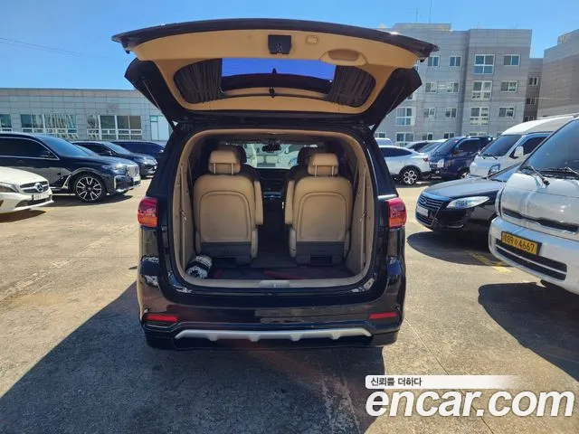 Kia Carnival 2018 thumb 5