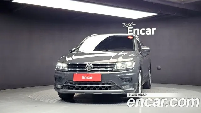 Volkswagen Tiguan 2018 thumb 3