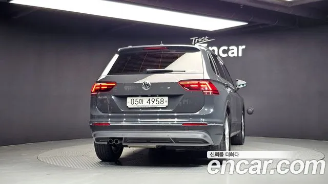 Volkswagen Tiguan 2018 thumb 4