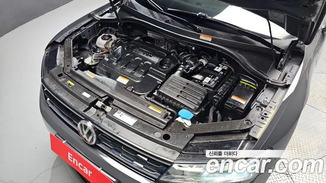 Volkswagen Tiguan 2018 thumb 6